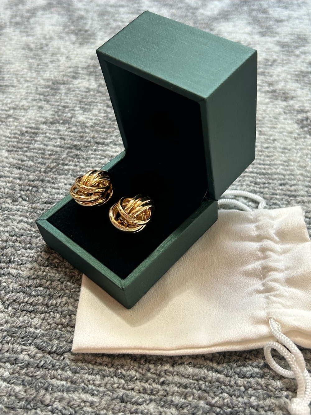 Timeless Elegant Gold Knot Stud Earrings Millennial Classic - Picture 4 of 7